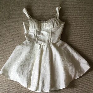 Elegant White Floral Dress